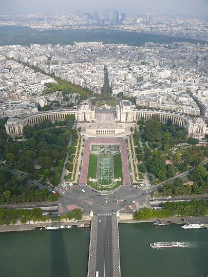 P1020094.JPG - Tour Eiffel, Blick zum Palais de Chaillot