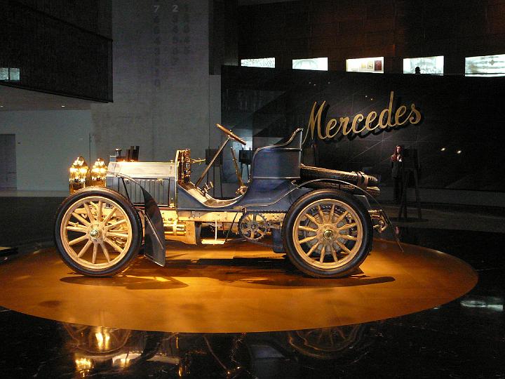 P1030405.JPG - Mercedes-Benz Museum